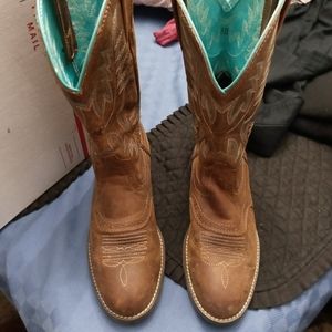 Womens Ariat Boots Size 8